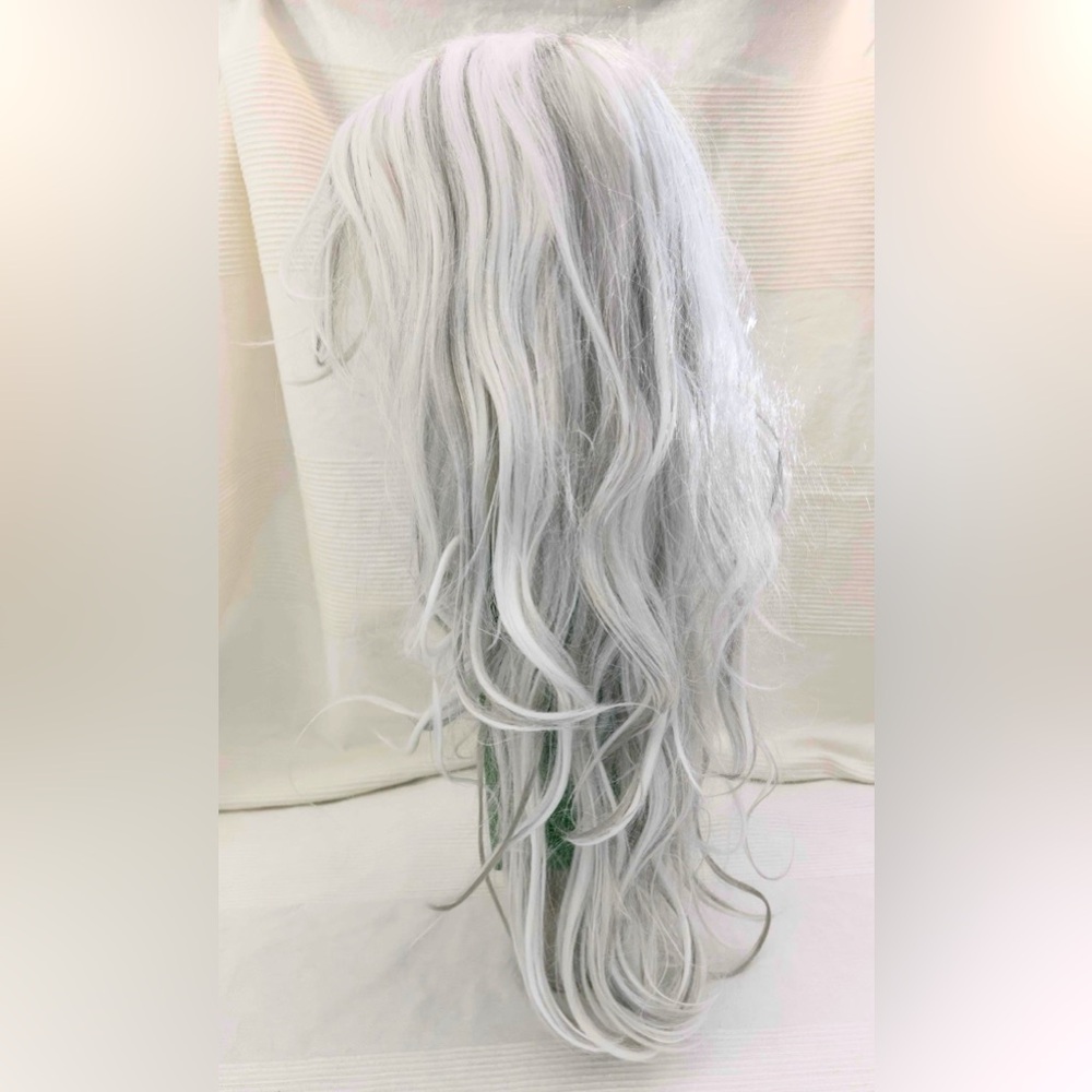 California Costumes Long Silver Wig - Picture 13 of 16